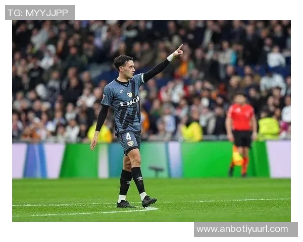 皇马与莱万特前锋艾永经纪人接触球员倾向加盟巴萨